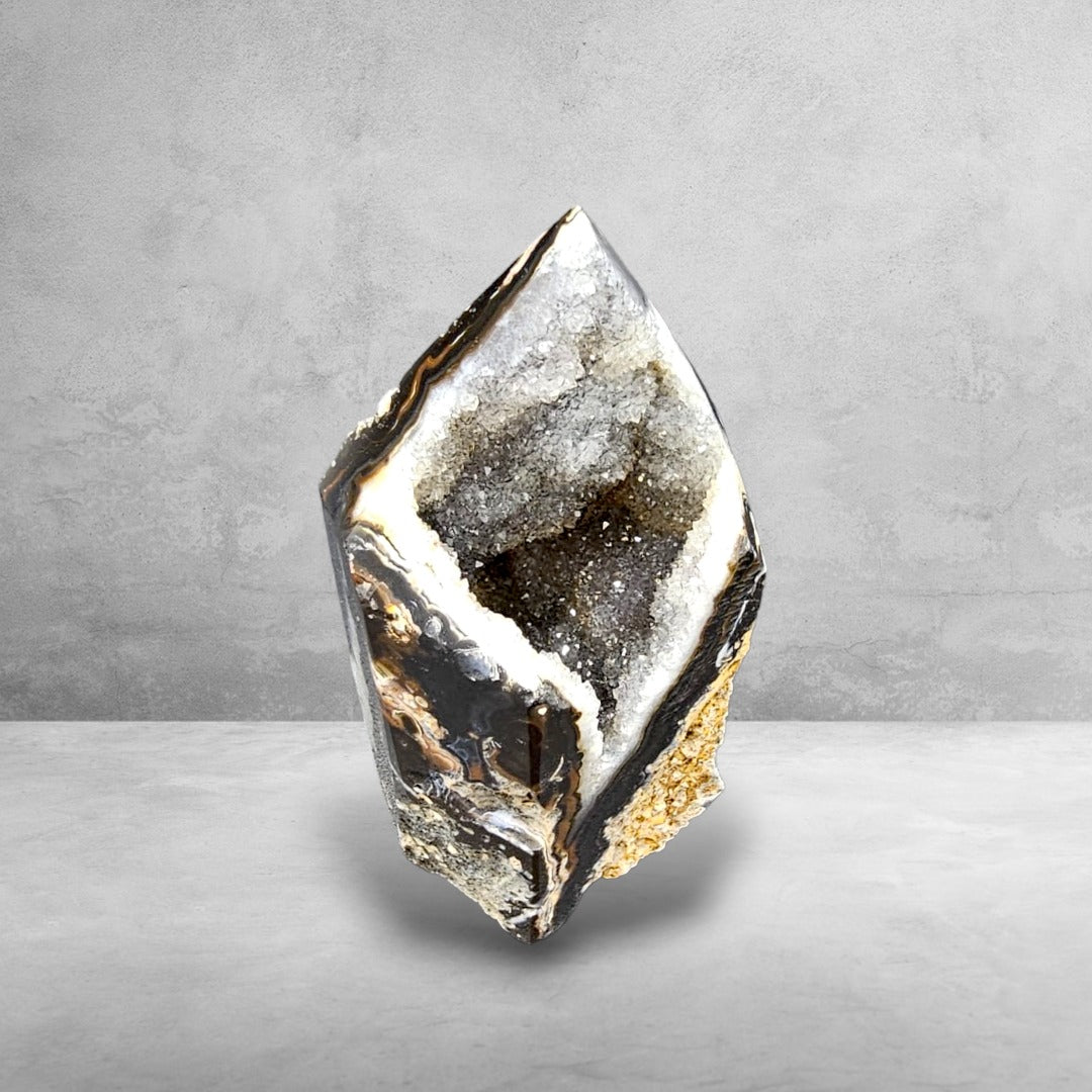 Druzy Agate Tower, Black & Gold (small)