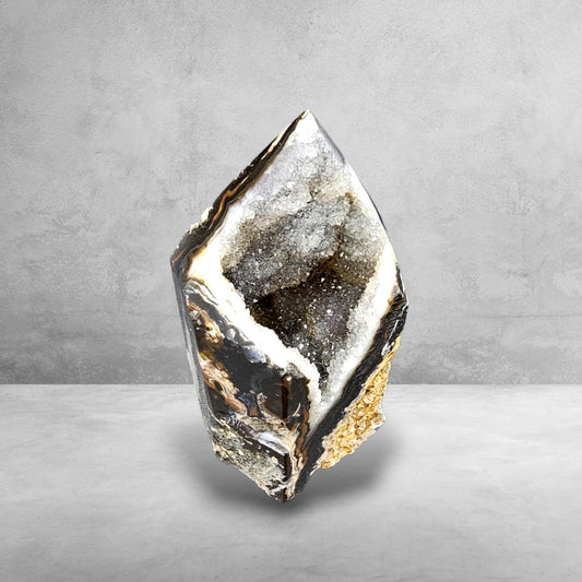 Druzy Agate Tower, Black & Gold (small)