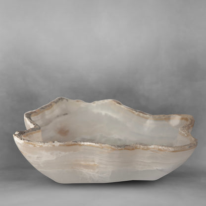 White & Pearl Series 38 with irregular patterns, showy bowl in onyx