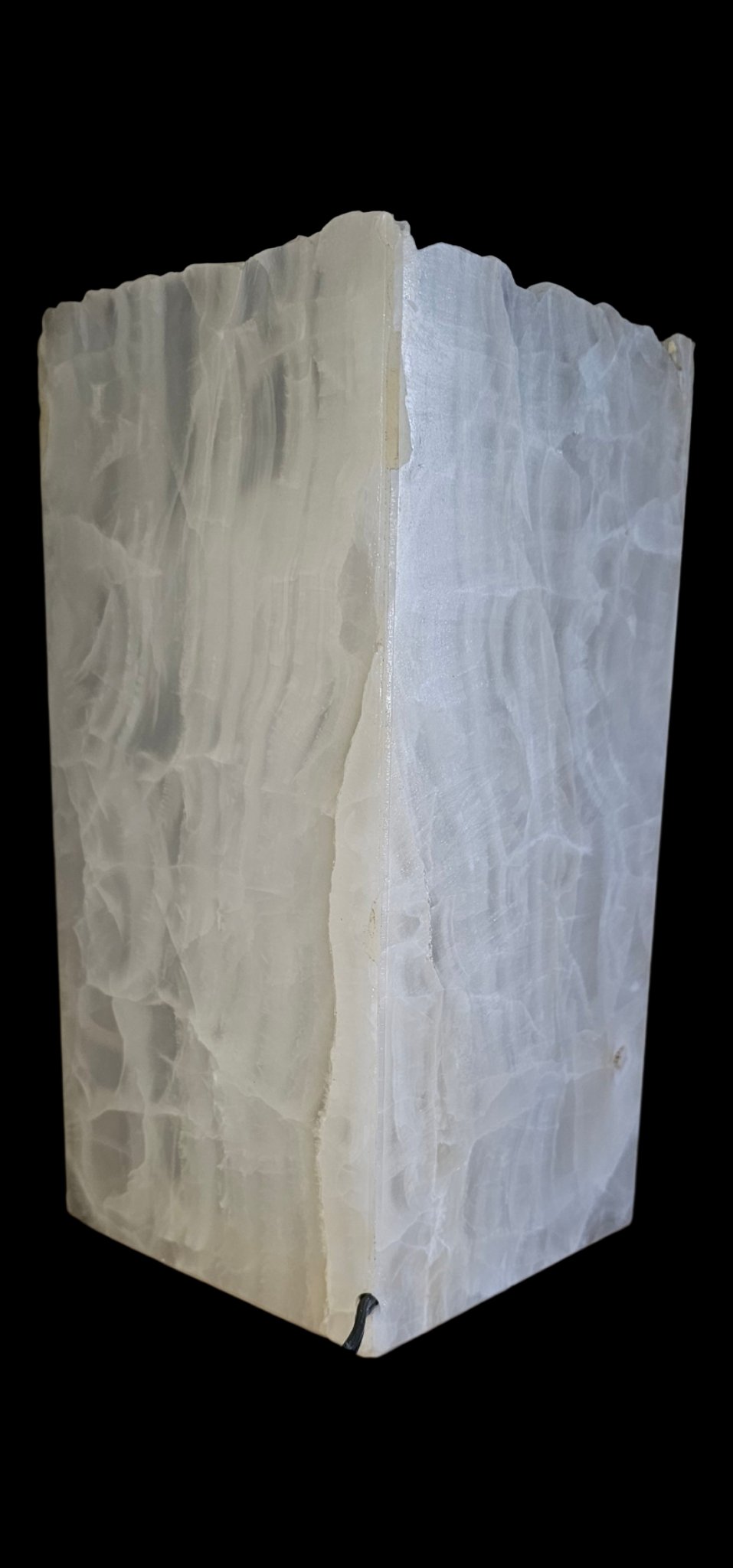 White Fracture Series, sophisticated onyx table lamp with Natural Edge top