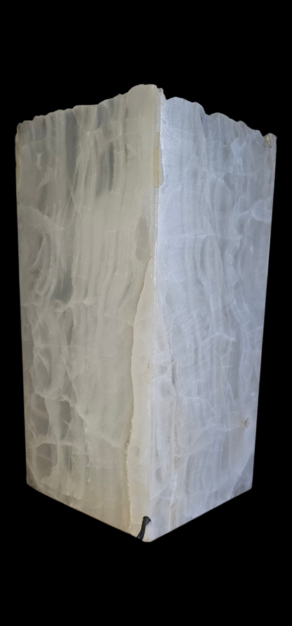 White Fracture Series, sophisticated onyx table lamp with Natural Edge top
